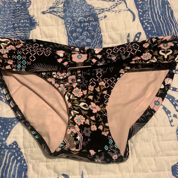 NWOT Seafolly Free Spirit Twist Band Hipster Bikini bottom black and pink - Picture 3 of 14